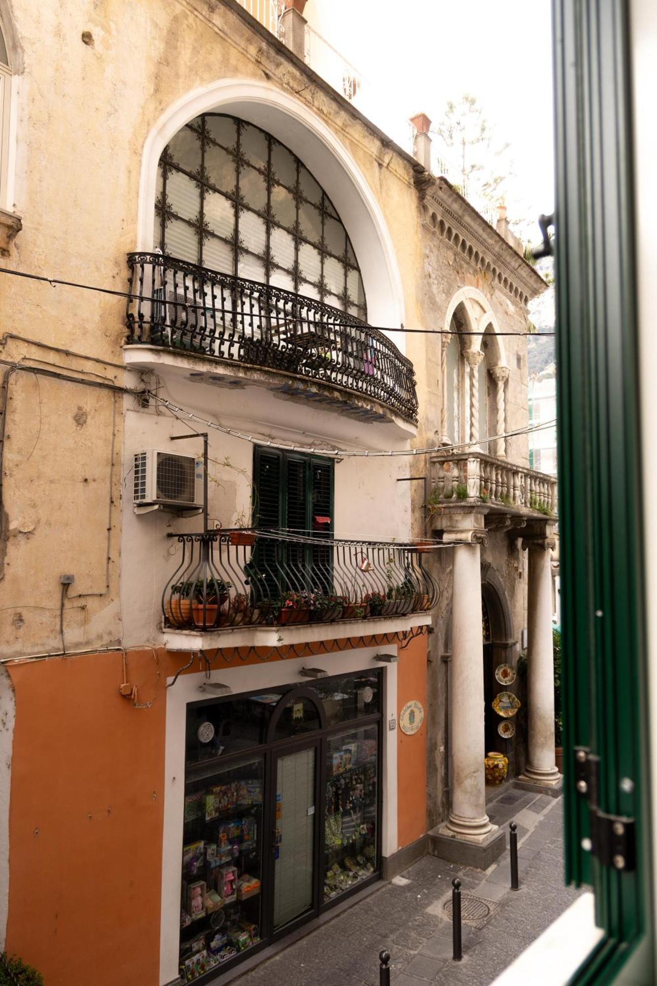 Al Corso Apartment Amalfi Luaran gambar
